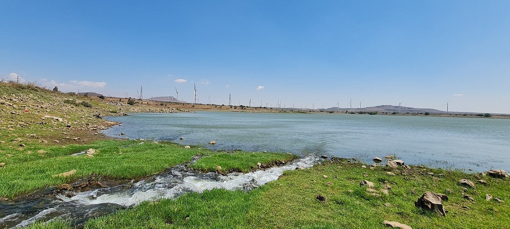 מאגר בנטל – המעיין החם לצד הר ומאגר בנטל