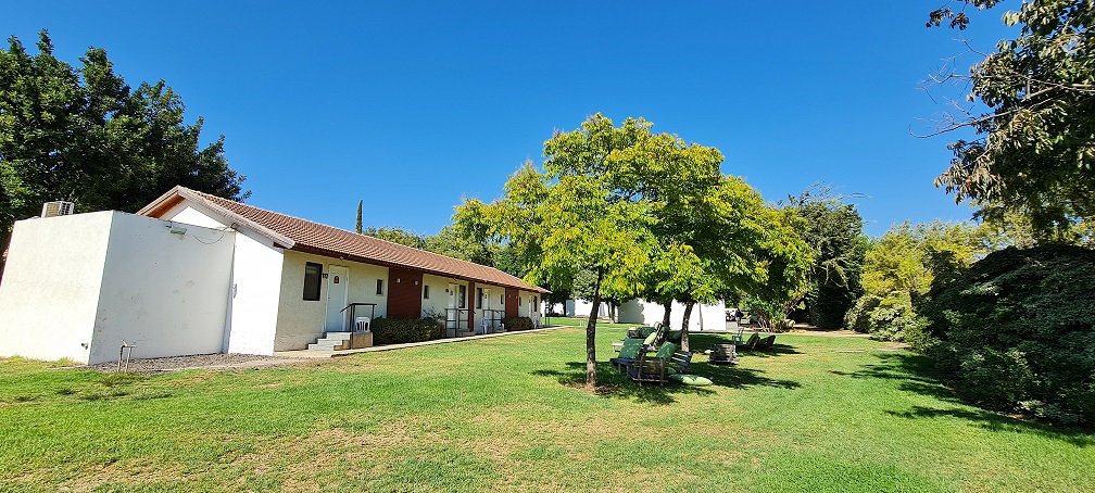 מלון ארץ דפנה - רשת מלונות מטיילים