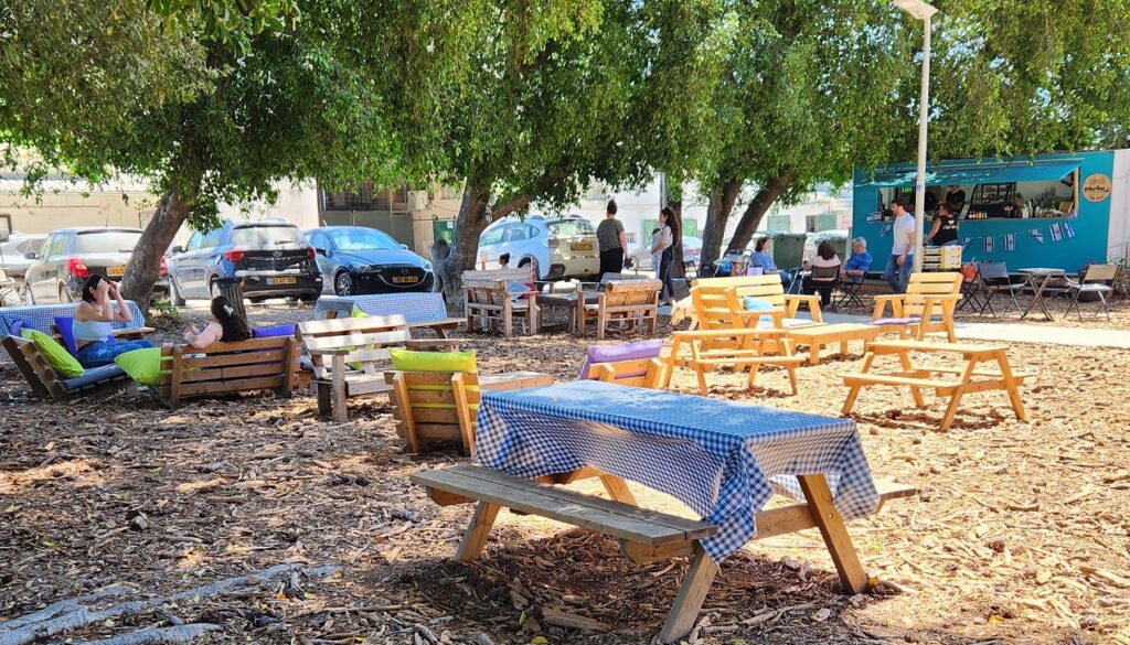 באדיבות: נהלולה: עגלת קפה במושב נהלל עמק יזרעאל