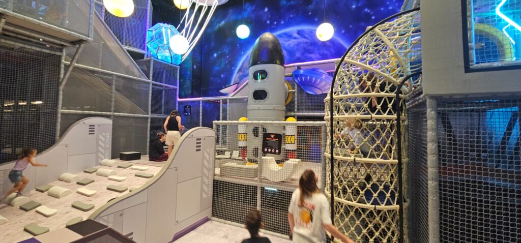 משחקיית Planet Play