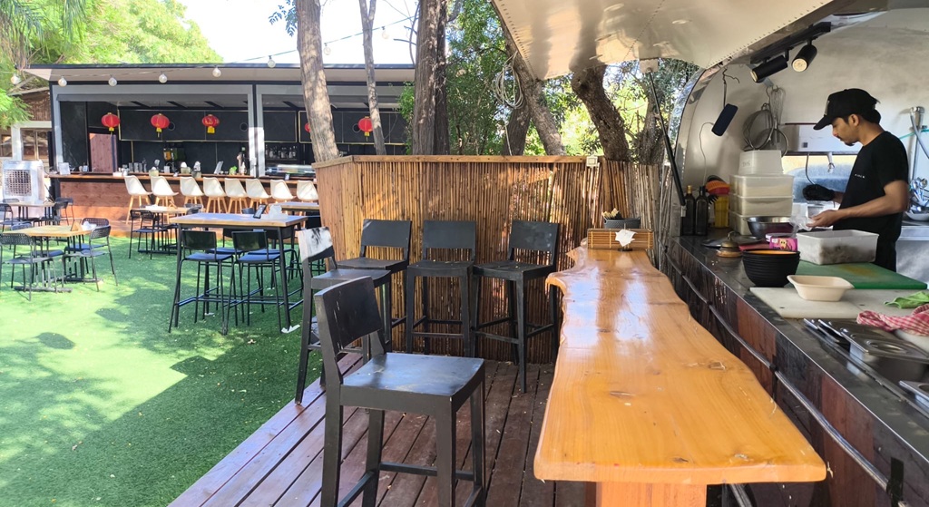 פוד טראק וסושי בר Thai garden בית הילל צילום שי בקרמן