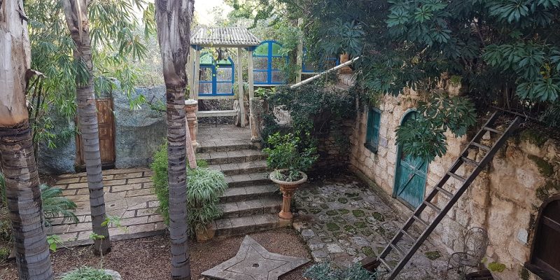 גני אלמונה כפר ביקרתם ג'וליס