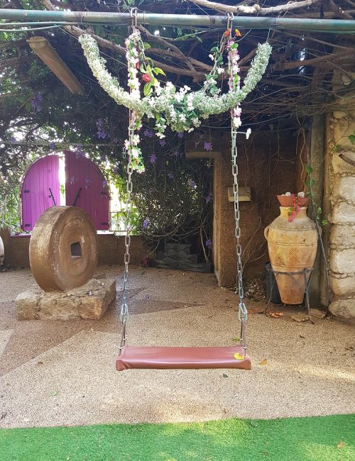 גני אלמונה כפר ביקרתם ג'וליס