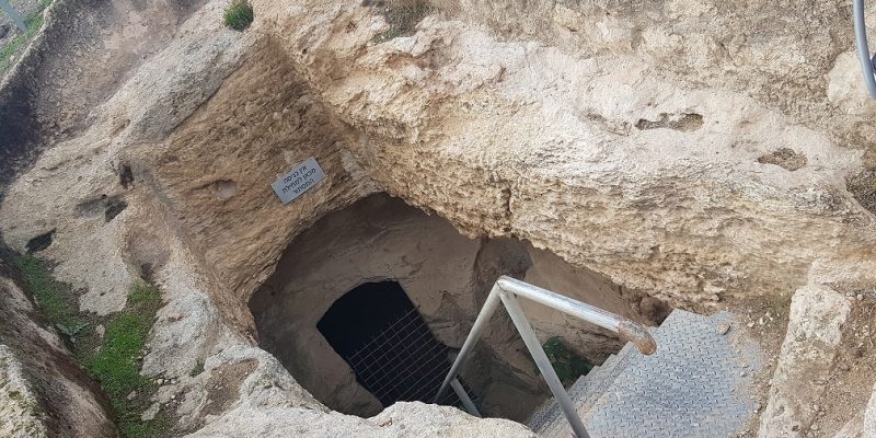 חרבת בורגין פארק עדולם – צרפת – טיול מערות חוויתי