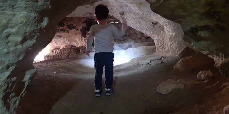 חרבת בורגין פארק עדולם – צרפת – טיול מערות חוויתי