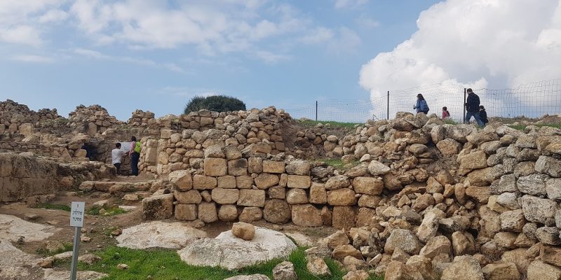 חרבת בורגין פארק עדולם – צרפת – טיול מערות חוויתי