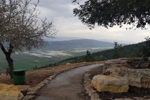 תצפית על בקעת נטופה בדרך נוף הר תורען