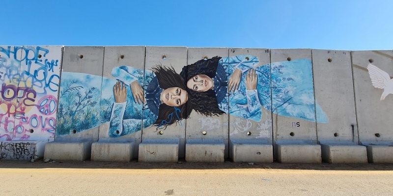פרויקט "קירות מדברים" בשתולה