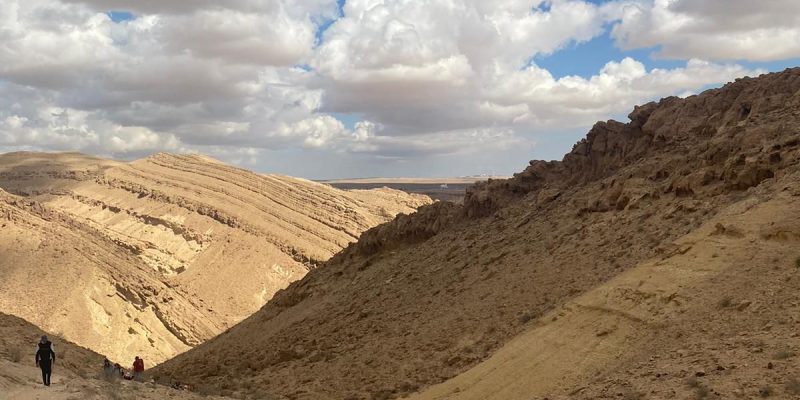 הסנפיר הקטן – תופעת טבע ייחודית במכתש הגדול