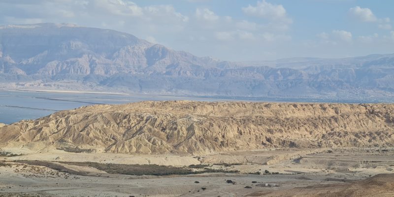 מבט אל הר סדום על רקע הרי מואב