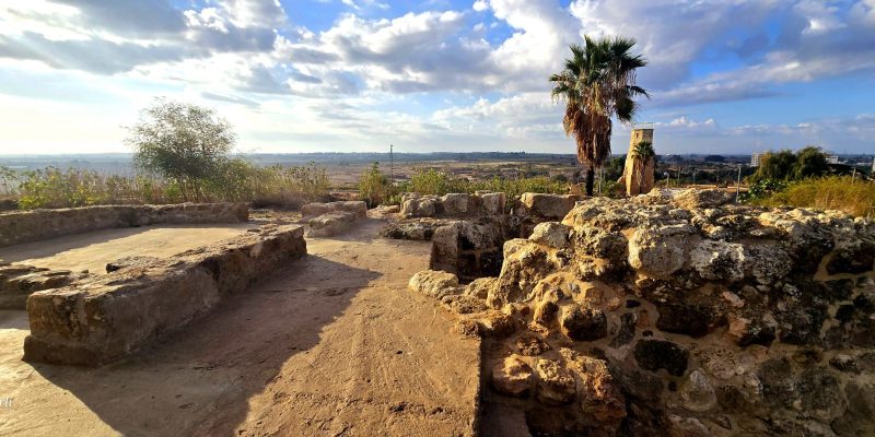 שרידים ארכאולוגים ששומרו בתל יבנה