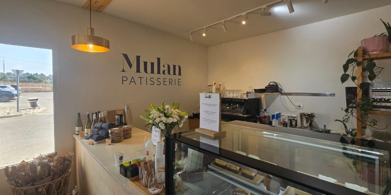 מולאן פטיסרי: בית קפה מול נוף הכנרת בגבעת יואב